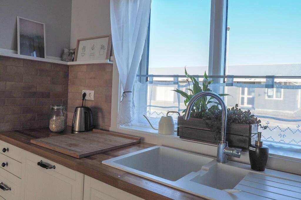 Stylish Apartment With 2 Bedrooms Eyrarbakki Exterior foto